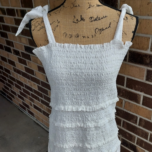 NWOT ASTR "Tessa" Cream Smock Top Midi Dress. - Picture 5 of 8